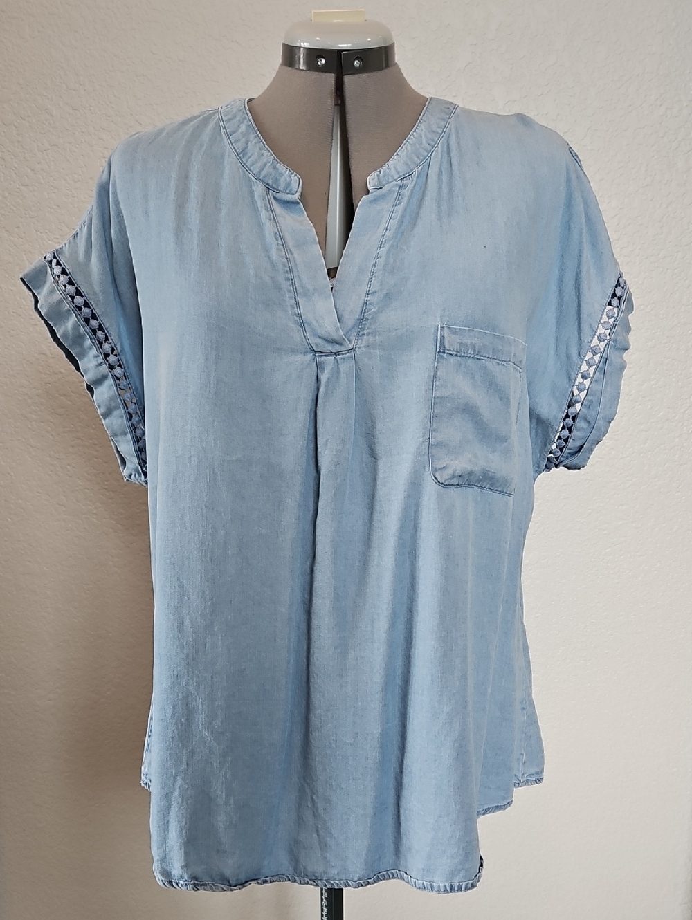 Light Blue Chambray V-Neck Short Sleeve Tunic